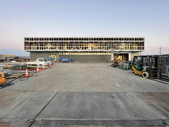 テクノロードに新しいファサード。