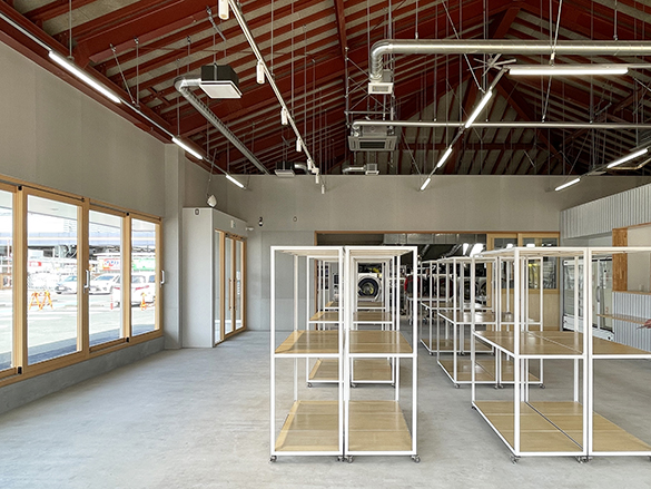 ランドリーのあるコミュニティスペース。