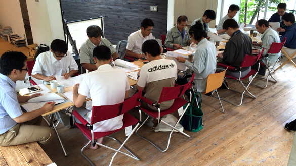 出張定例会議。