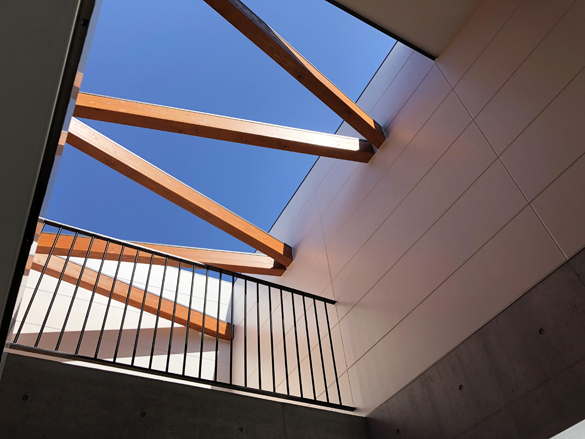 ジグザグの影。