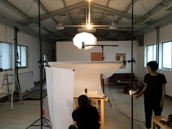 スタジオにて。